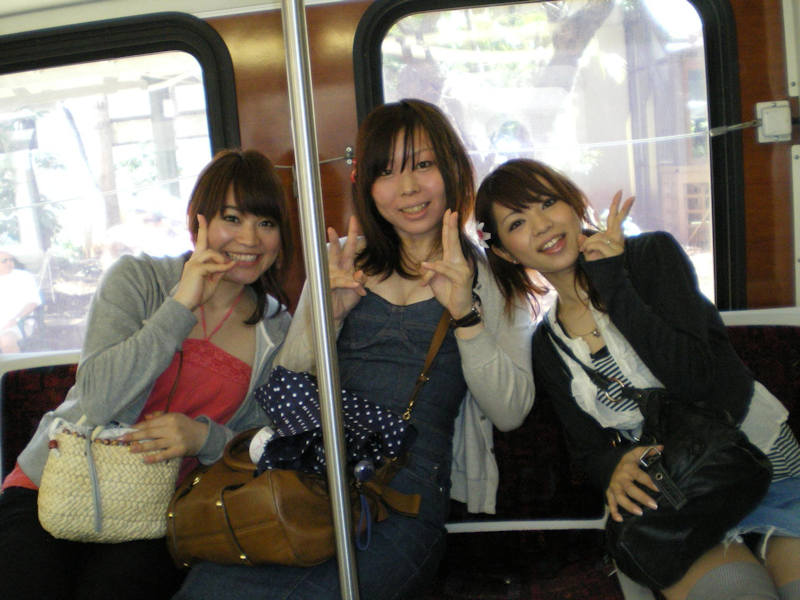 旅行 記念写真 パンチラ エロ画像 【31】