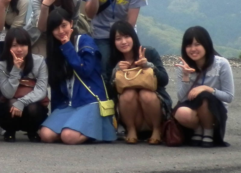 旅行 記念写真 パンチラ エロ画像 【33】