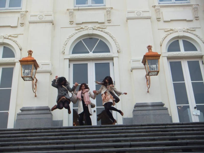 旅行 記念写真 パンチラ エロ画像 【40】