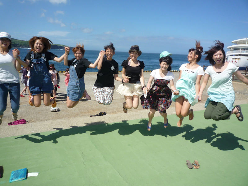 旅行 記念写真 パンチラ エロ画像 【42】