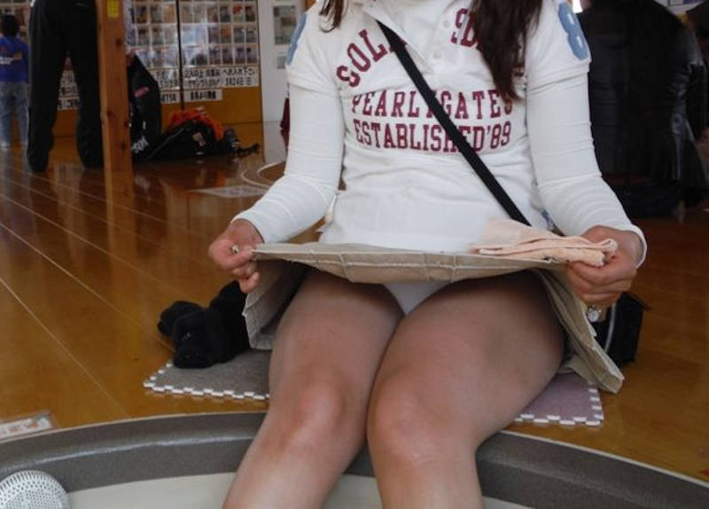 旅行 記念写真 パンチラ エロ画像 【56】