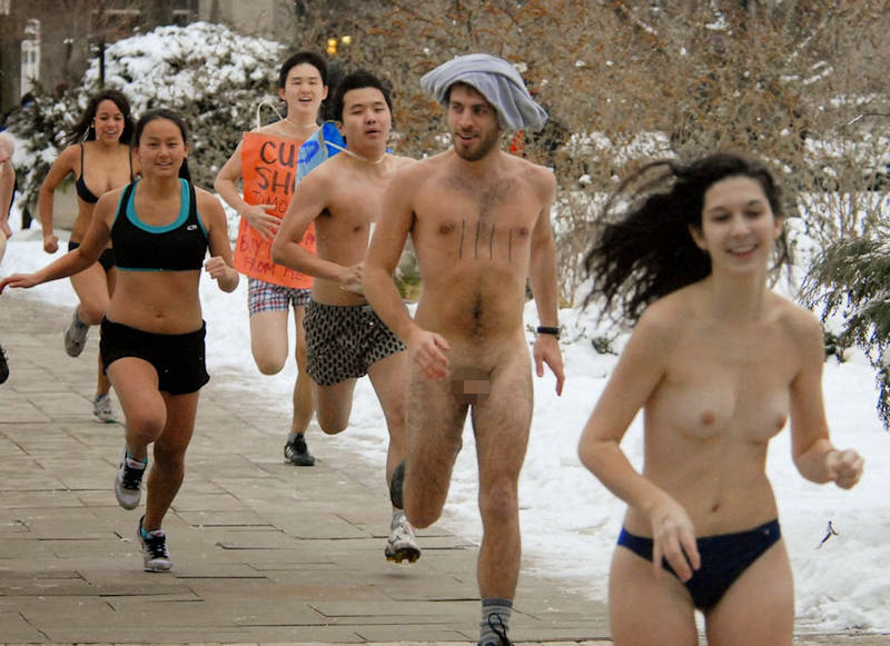 真冬 走る 寒中 全裸 マラソン エロ画像 【28】