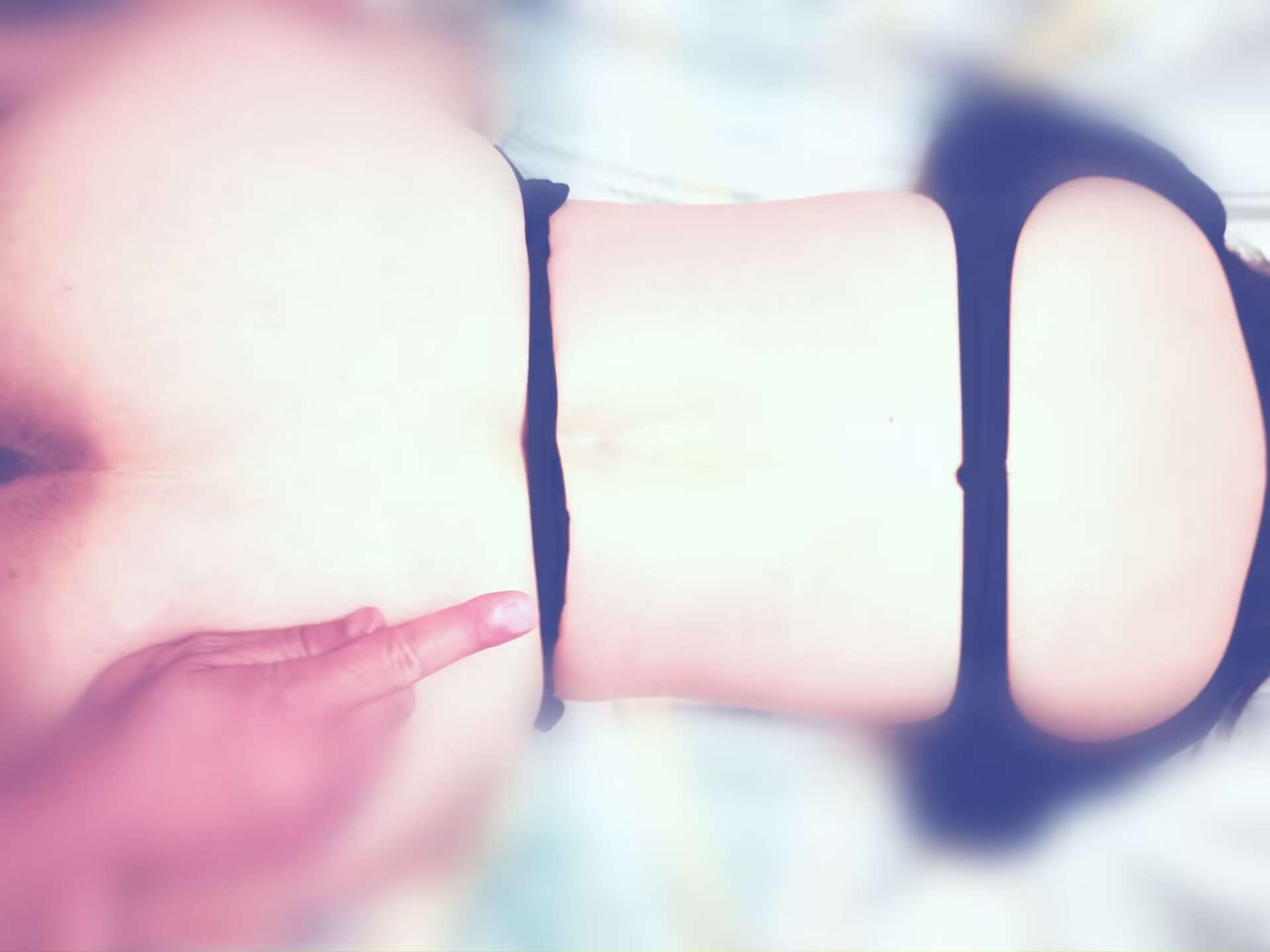 ［原創］舉牌手勢雙認證，蒼哥接投稿，江蘇鎮江4139夫妻入圈認證花名冊號466，家中剃毛給聚聚們看，乾淨的小鮑魚當然要使用一下才過癮啊［17P］