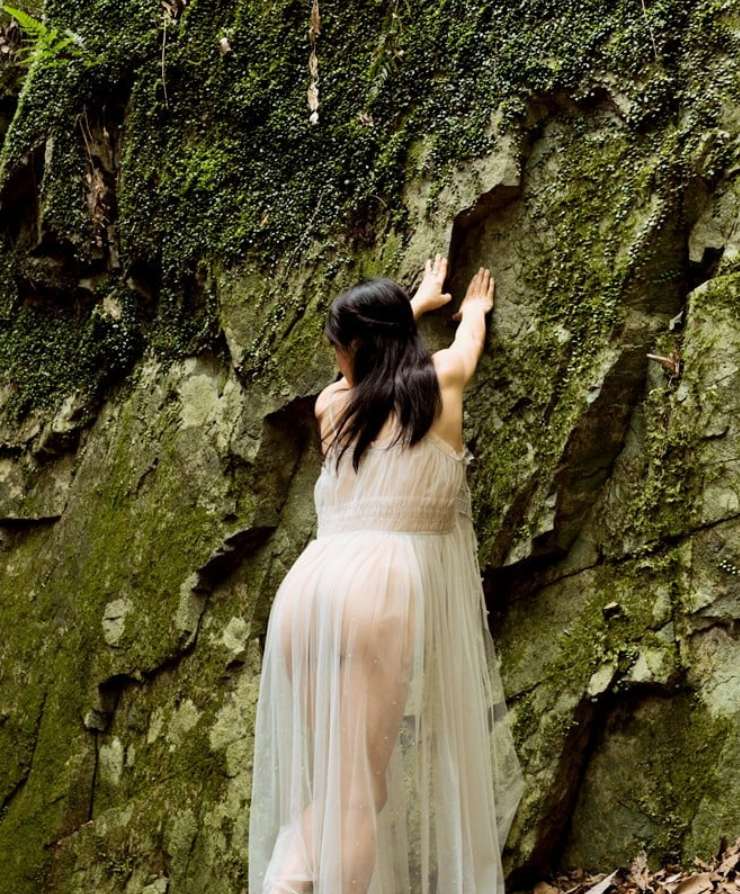 極品少婦在深山野外和海邊的各種私拍，哪個男人不想這樣和她來一發[12P]