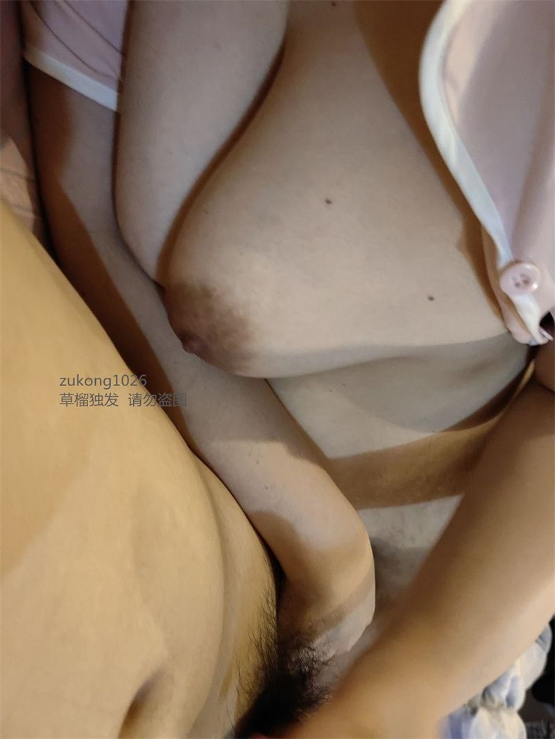 [原创][足控淫妻社]電報投稿有事去了有空再編輯 [19P]