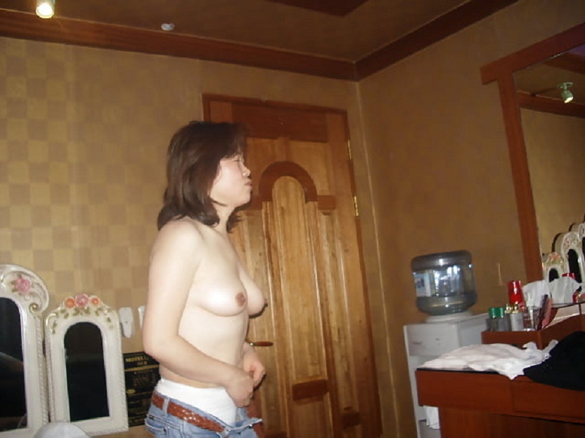 現在的嫂子怎麼都喜歡咬雞巴，我必須買道具練習[20P]