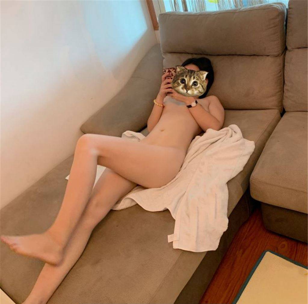 很聽話的妹子 [12P]