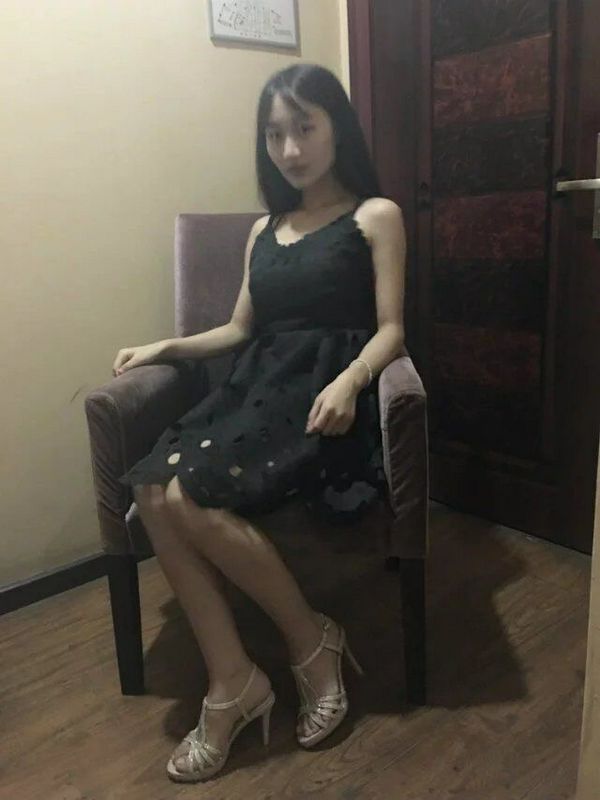 很年輕的妹子 [14P]