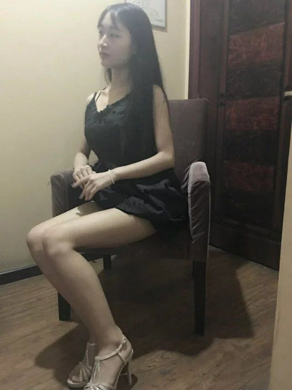 很年輕的妹子 [14P]