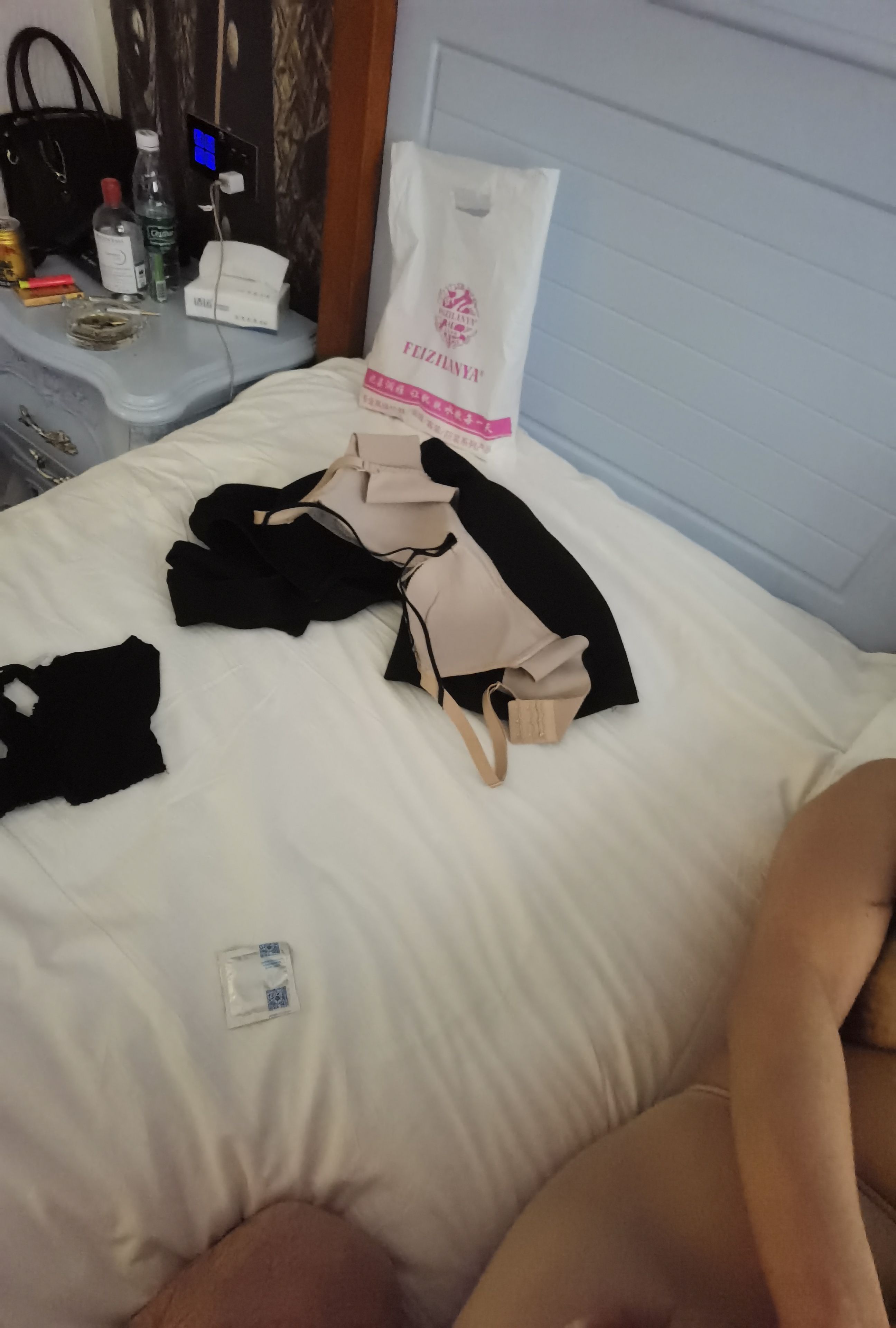 [原创]長腿大胸女玩完長腿再乾一場簡直不要太舒服[74P]