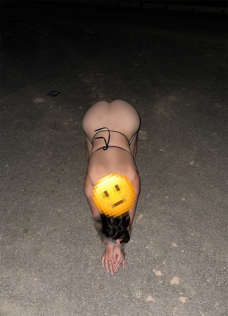 [旧叙原创]  胸大無毛小母狗露出找了個單男舔騷逼屁股很翹哦這個身材你會喜歡嗎手寫驗證 [13P]