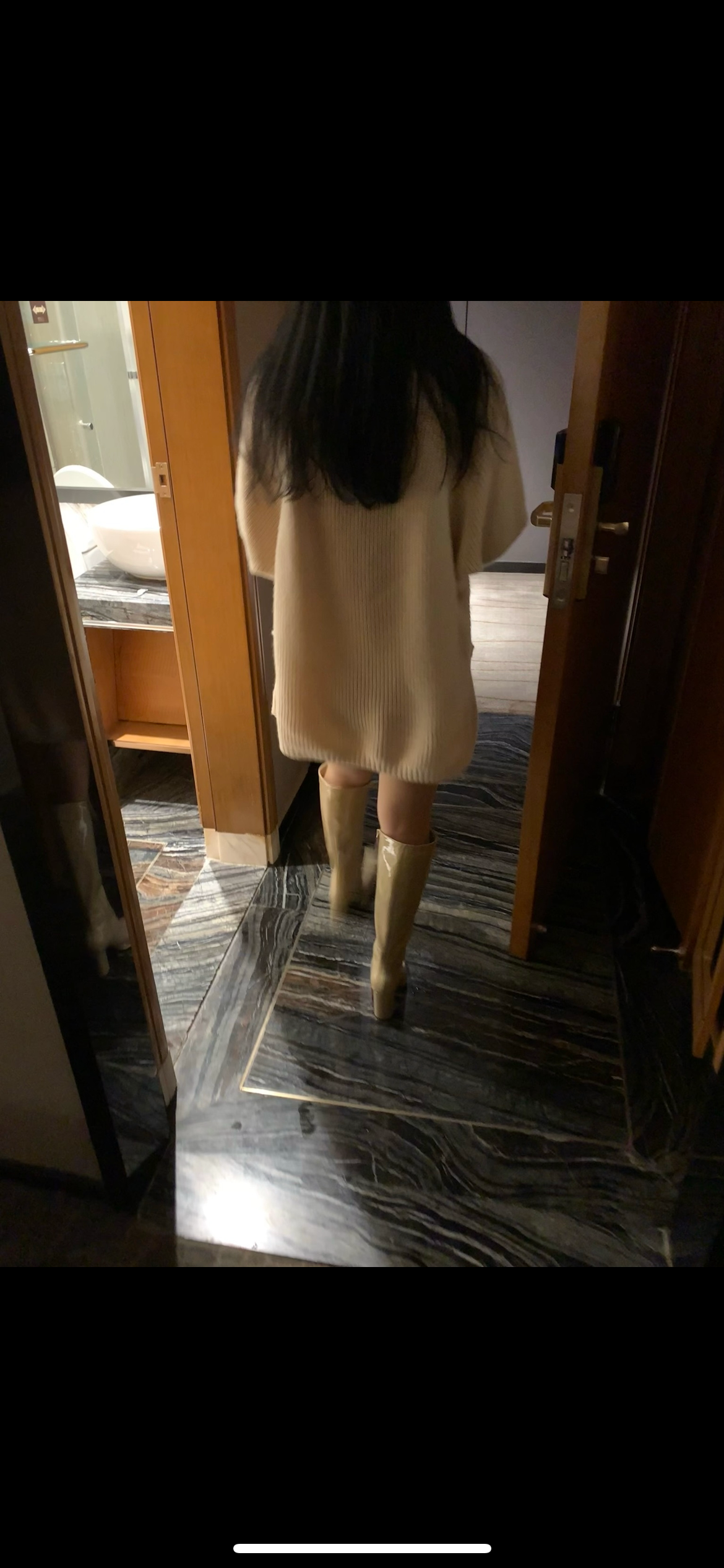 [原创]挖到寶！約到會潮吹的少婦，一晚上猛幹2小時，腿都給她幹軟了[15P]