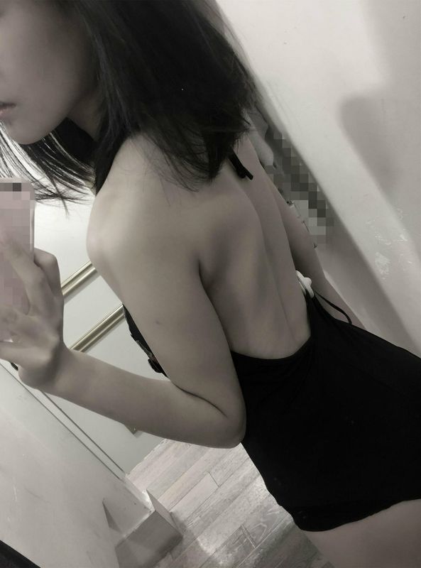 欲求不滿的良家婦女 [19P]