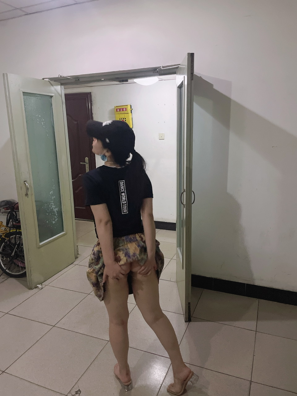 事業編老師一枚，慾望極強，如狼似虎，平時有點滿足不了[18P]