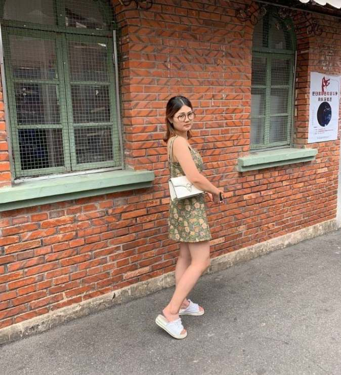 前人栽樹後人乘涼，都是前任教育的好，很風騷的反差大胸妹[10P]