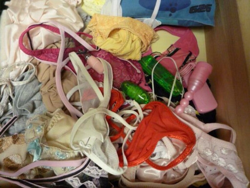 刺青悶妹子房內都是情趣玩具[17P]