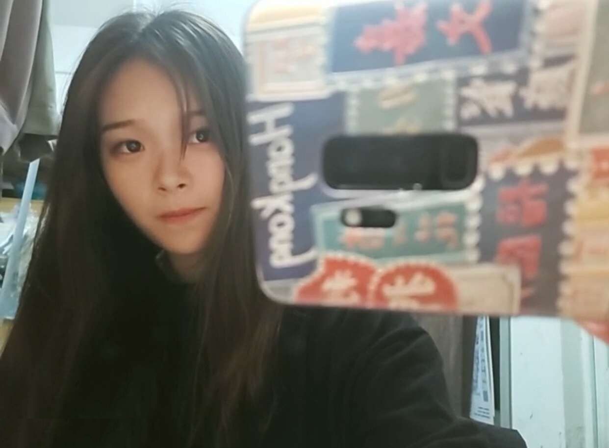 小騷逼被幹的很爽 [13P]