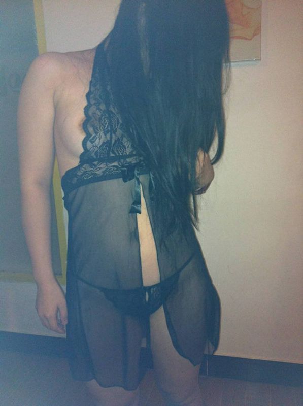 慾求不滿的騷逼 [11P]