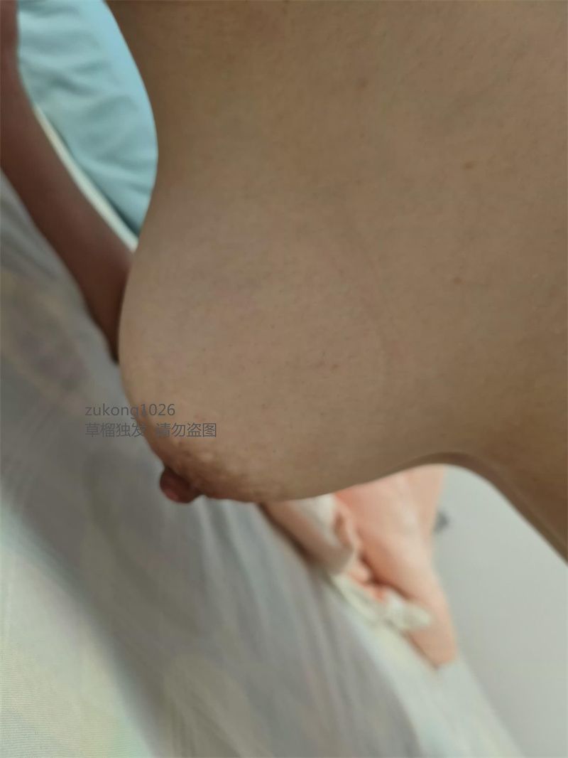 [原创][足控淫妻社]遼寧瀋陽老公工作長期不在家有時還出國悶騷老婆如何解決生理問題還得看廣大榴友的神通 [30P]