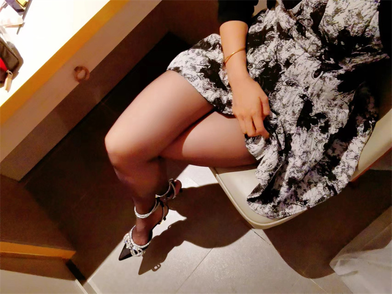 [旧叙原创]黑絲小姐姐手持ID配合拍照配合被操能接受多女也能接受多男十足的小母狗手寫驗證 [12P]