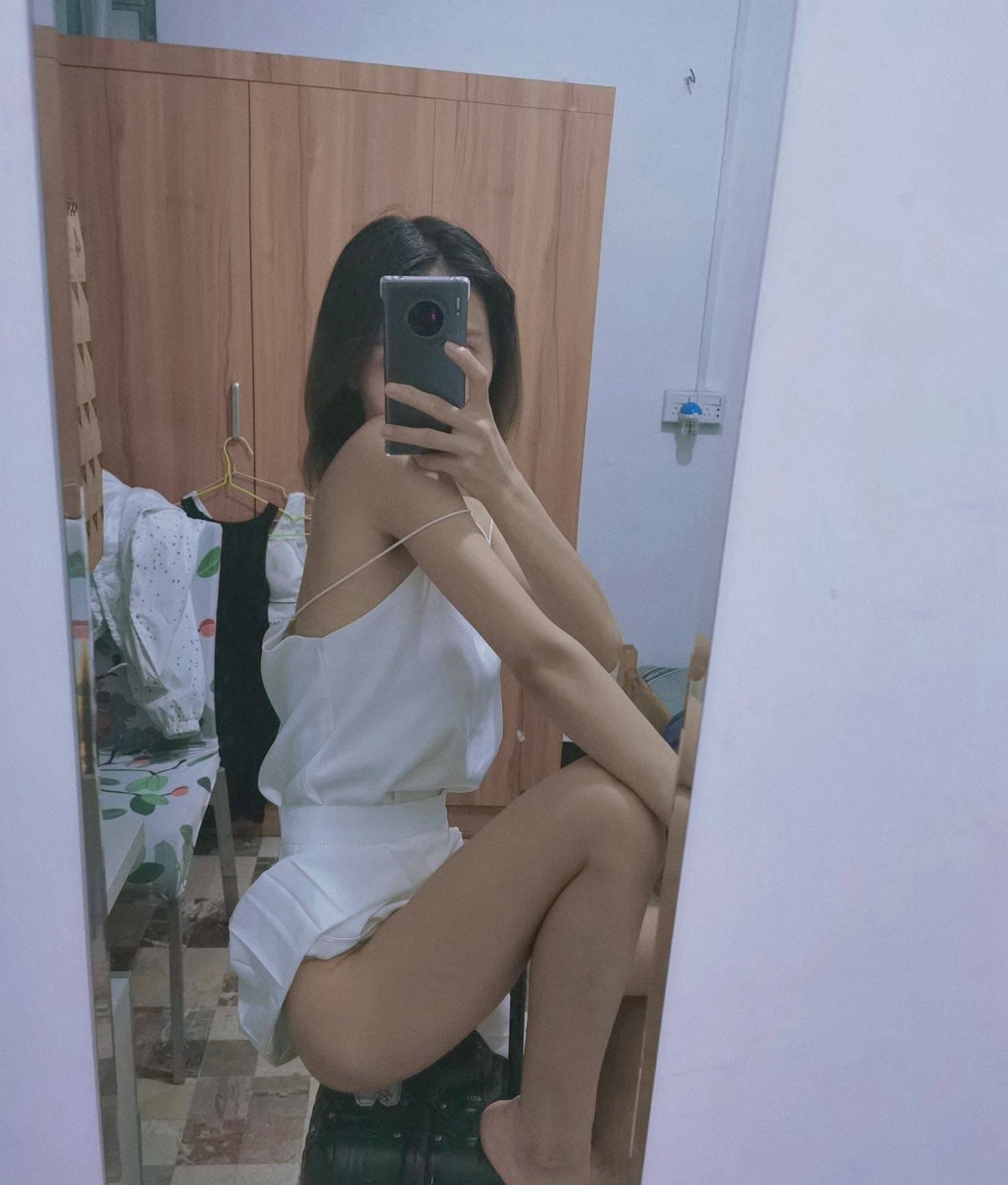 身材火爆長腿妹妹讓人忍不住流口水啊[20P]