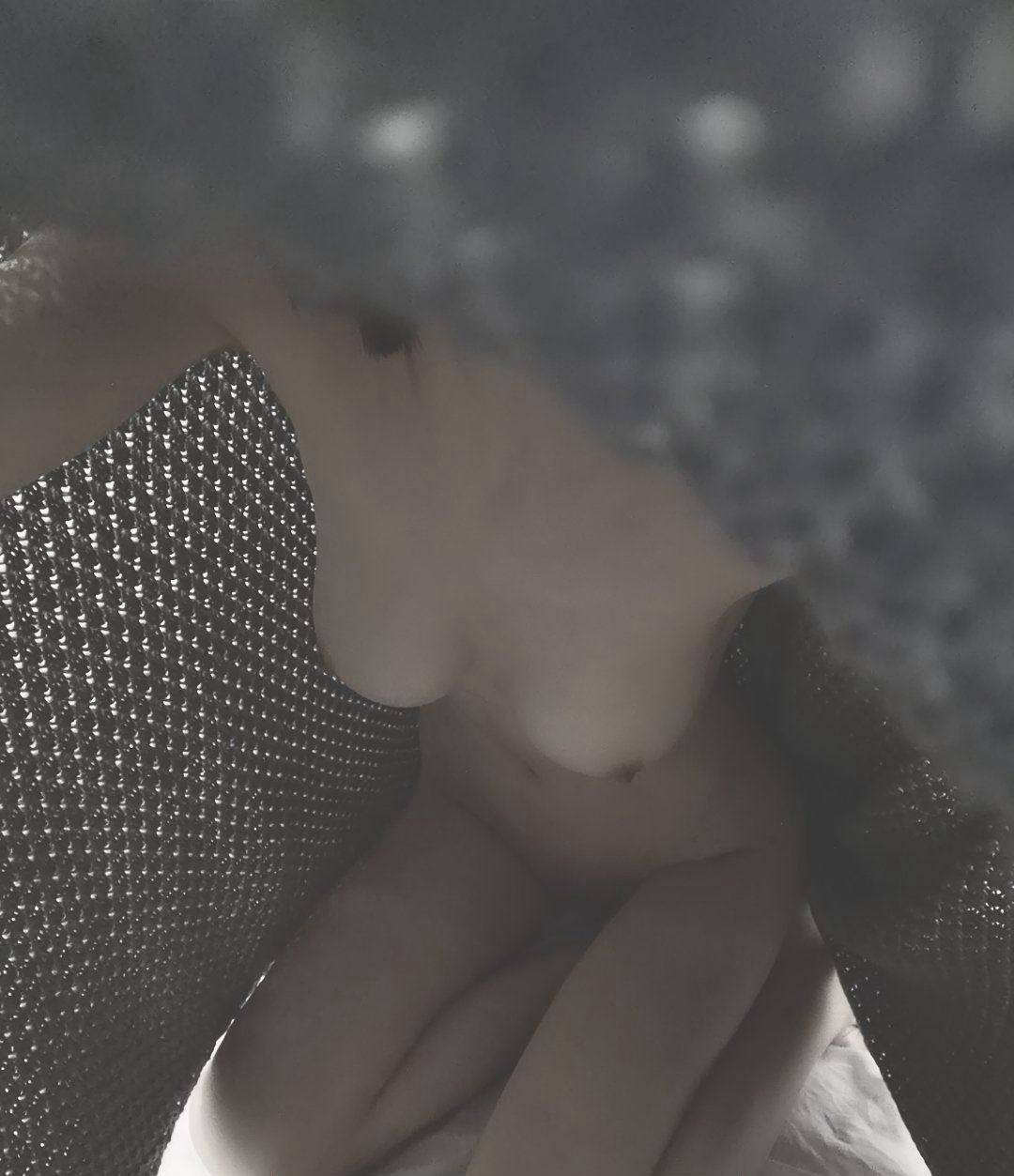 身材火爆長腿妹妹讓人忍不住流口水啊[20P]