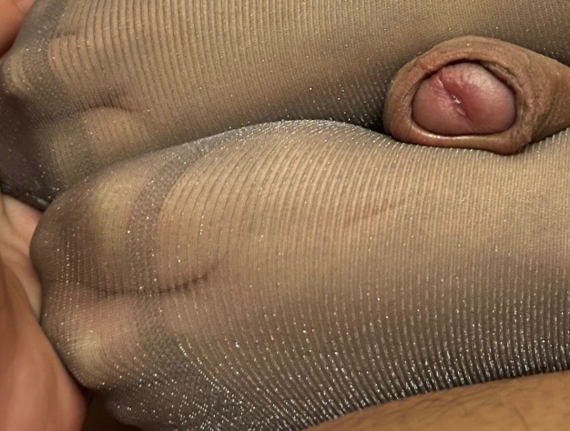 [原创][手势验证]老婆穿著不同的絲襪足交做愛插出白漿，盡情騷話評論來交流一下你們老婆婚前逼裡進過幾根雞巴？[10P]