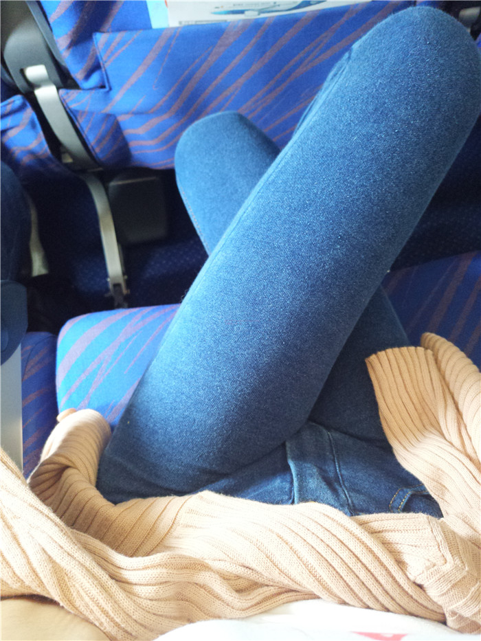 某航空公司的空姐，屁股和胸部都很極品[24P]