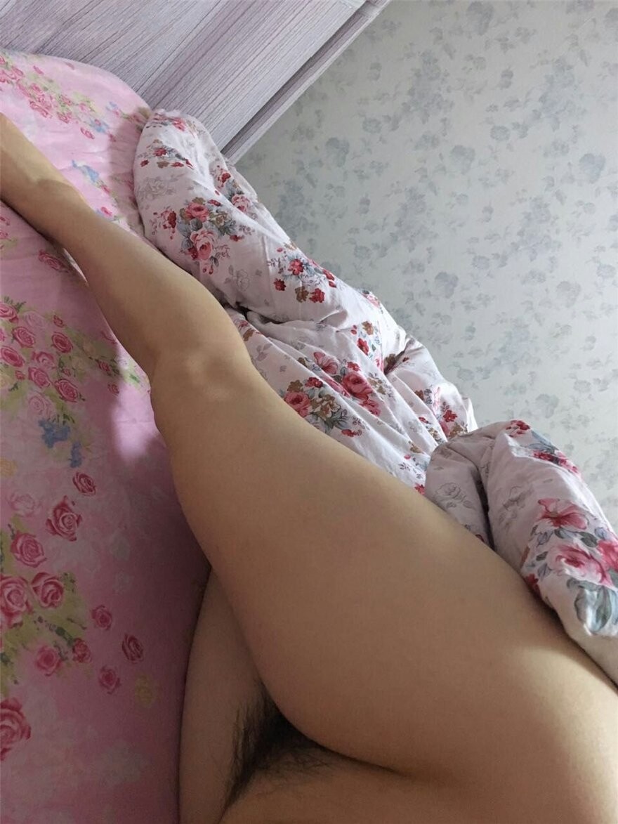 大奶妹家中自拍[20P]