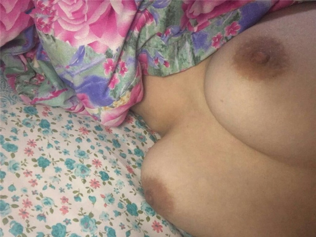 大奶妹家中自拍[20P]