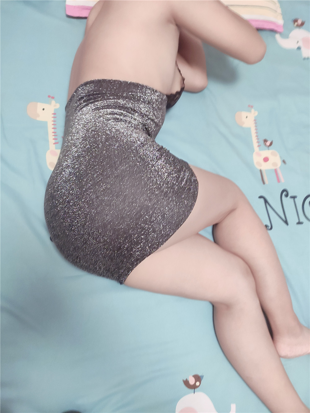 今天吃完飯說拍照騷妻立刻濕的一塌糊塗[25P]