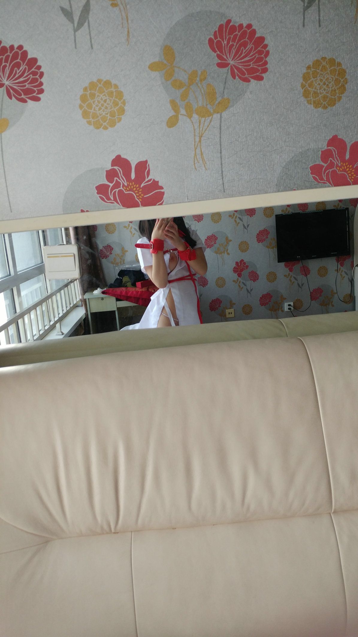 爆菊白嫩巨乳情趣小護士[22P]