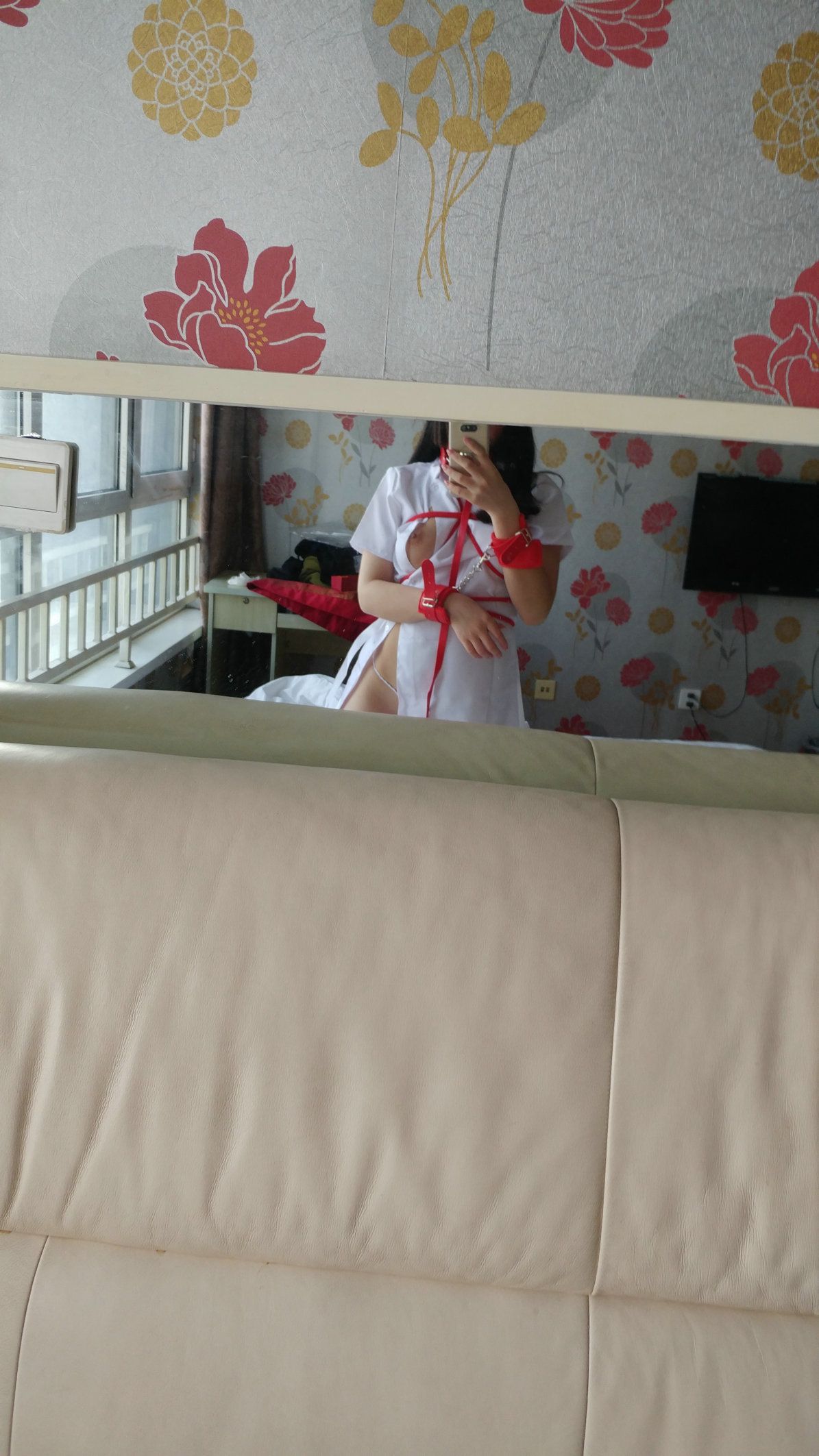 爆菊白嫩巨乳情趣小護士[22P]