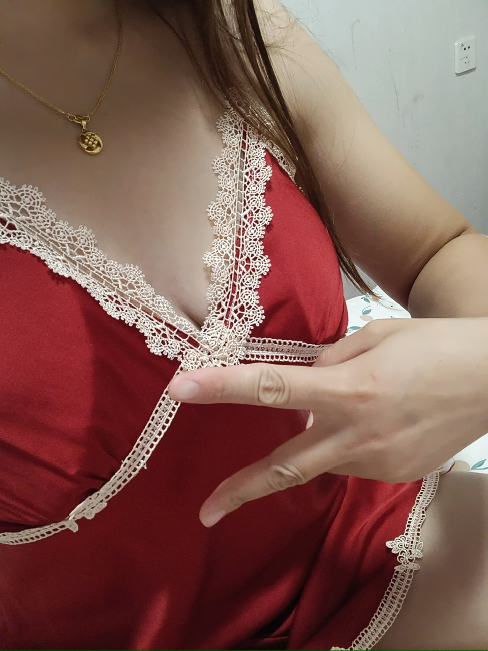 ［原創］舉牌手勢雙認證，蒼哥接投稿，山東臨沂2727夫妻入圈認證花名冊號456，拿到順子號的夫妻當然也是實力很強了，夫人身材不錯，是我喜歡的那一款，只要附近夫妻交流［18P］