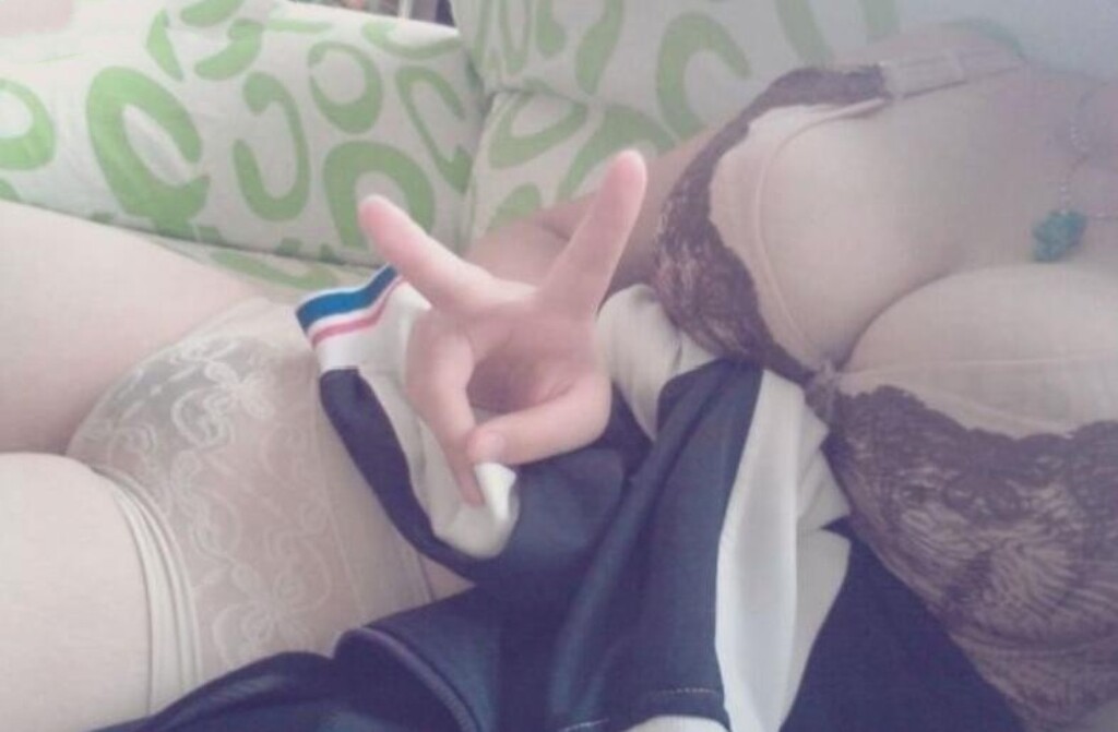 嫩細縫小穴巨乳[12P]