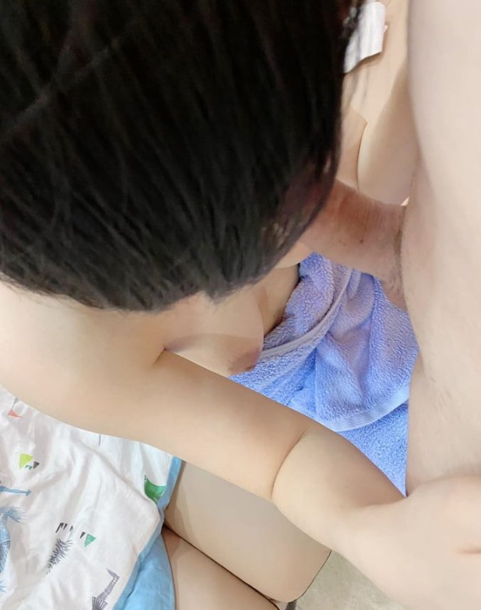 外表文靜內心淫蕩喜歡健身的騷老婆穿著情趣內衣被我無套內射[13P]