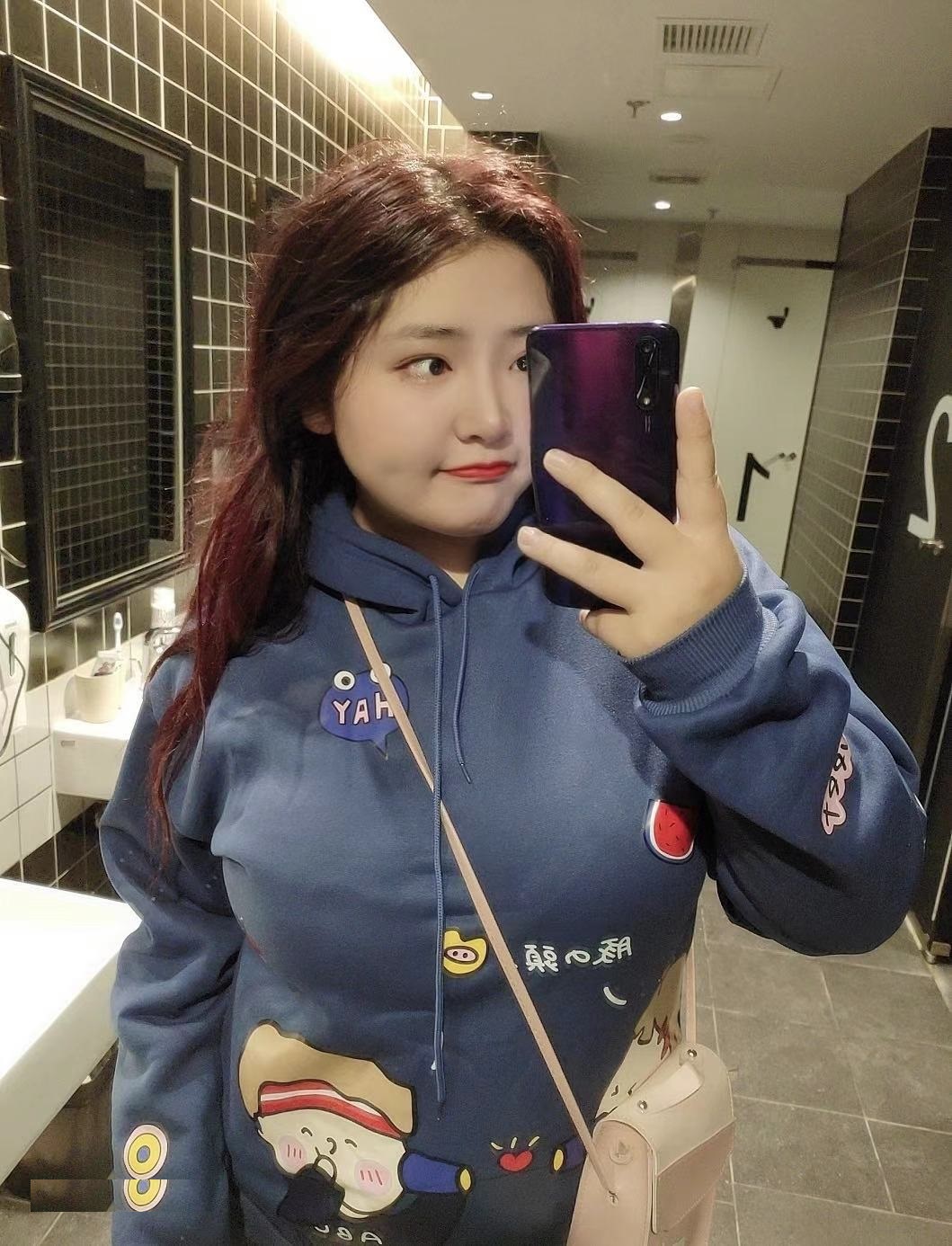 喜歡自拍的女子 [11P]