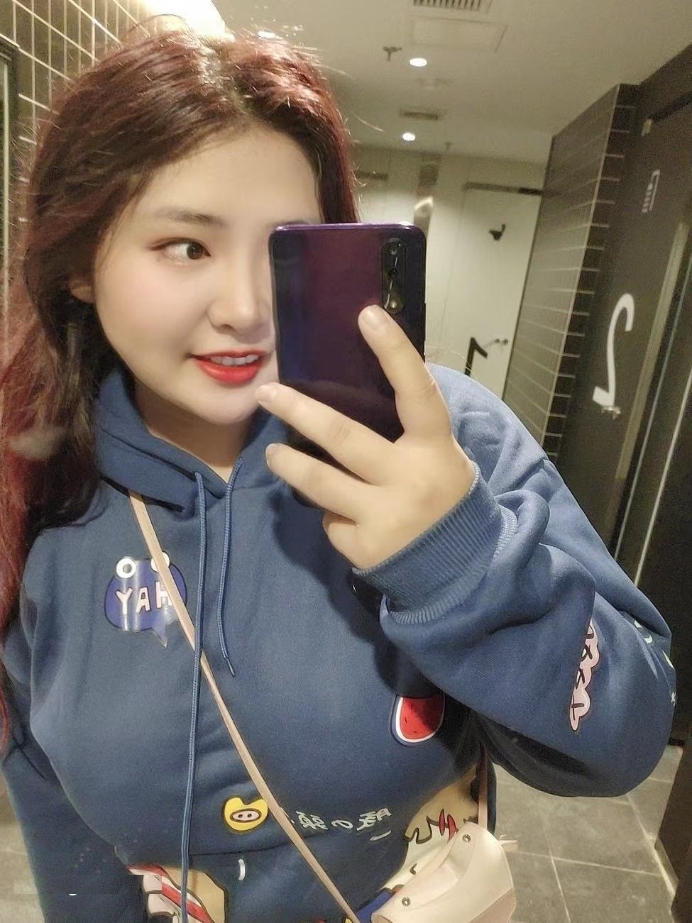 喜歡自拍的女子 [11P]