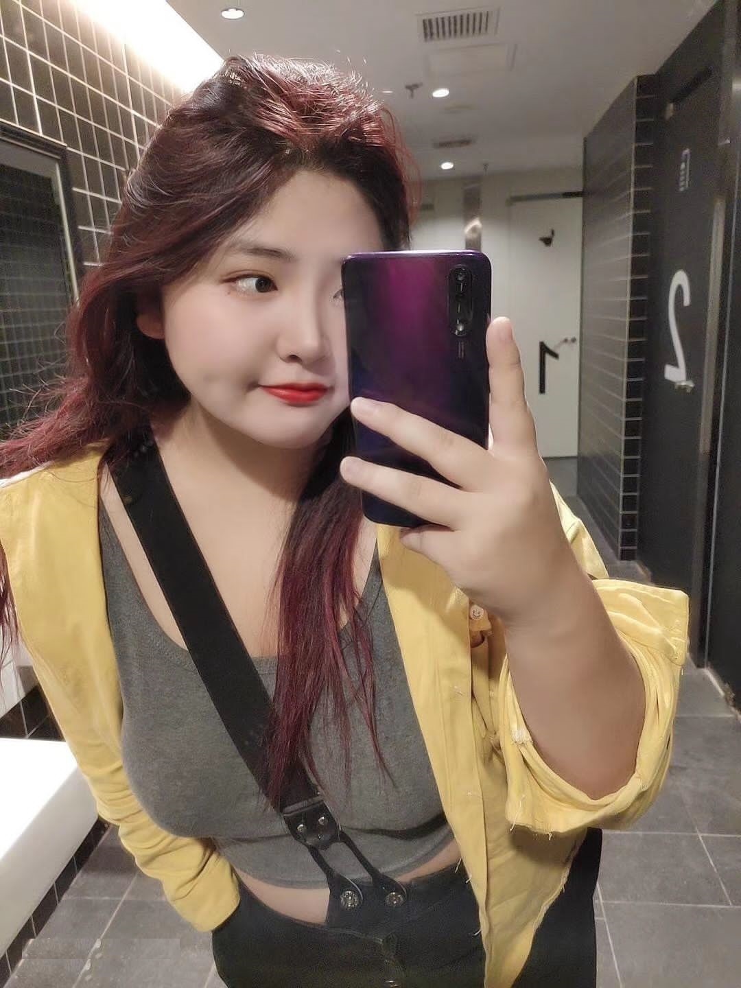 喜歡自拍的女子 [11P]