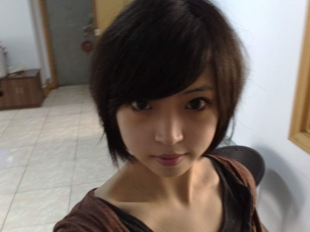 露臉的98年小女孩，她那美妙的身材是我逝去的青春啊[26P]