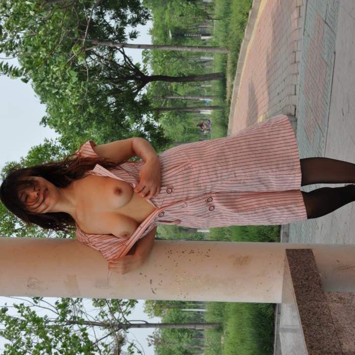 風騷情人野外露臉露出，一天四次滿足不了她了[23P]