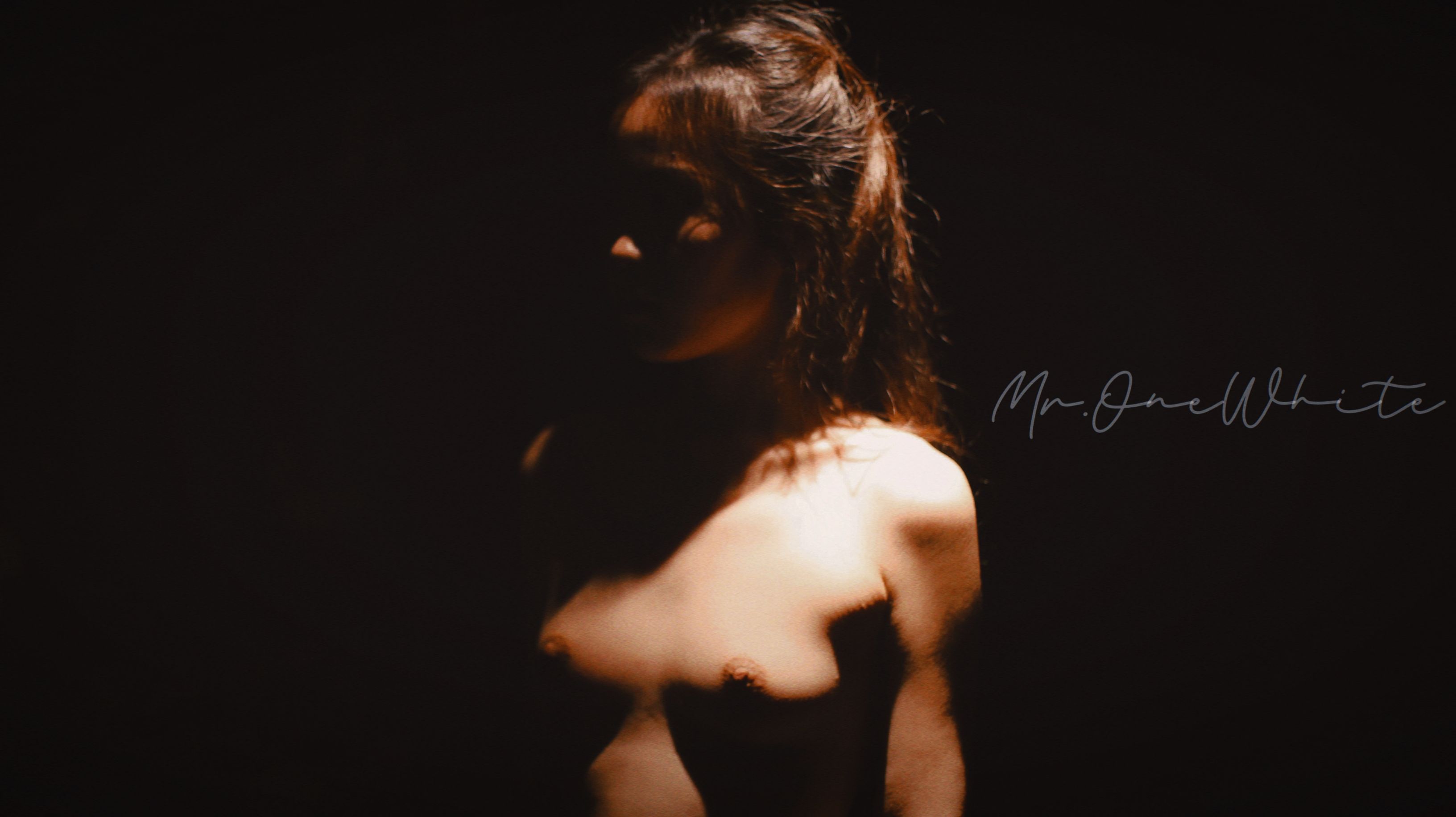 [原创][一白先生 原创SM调教]兔兔の女教師玩具化計畫慢慢喪失人格的母狗開發第一季 [17P 身体手写认证] ]