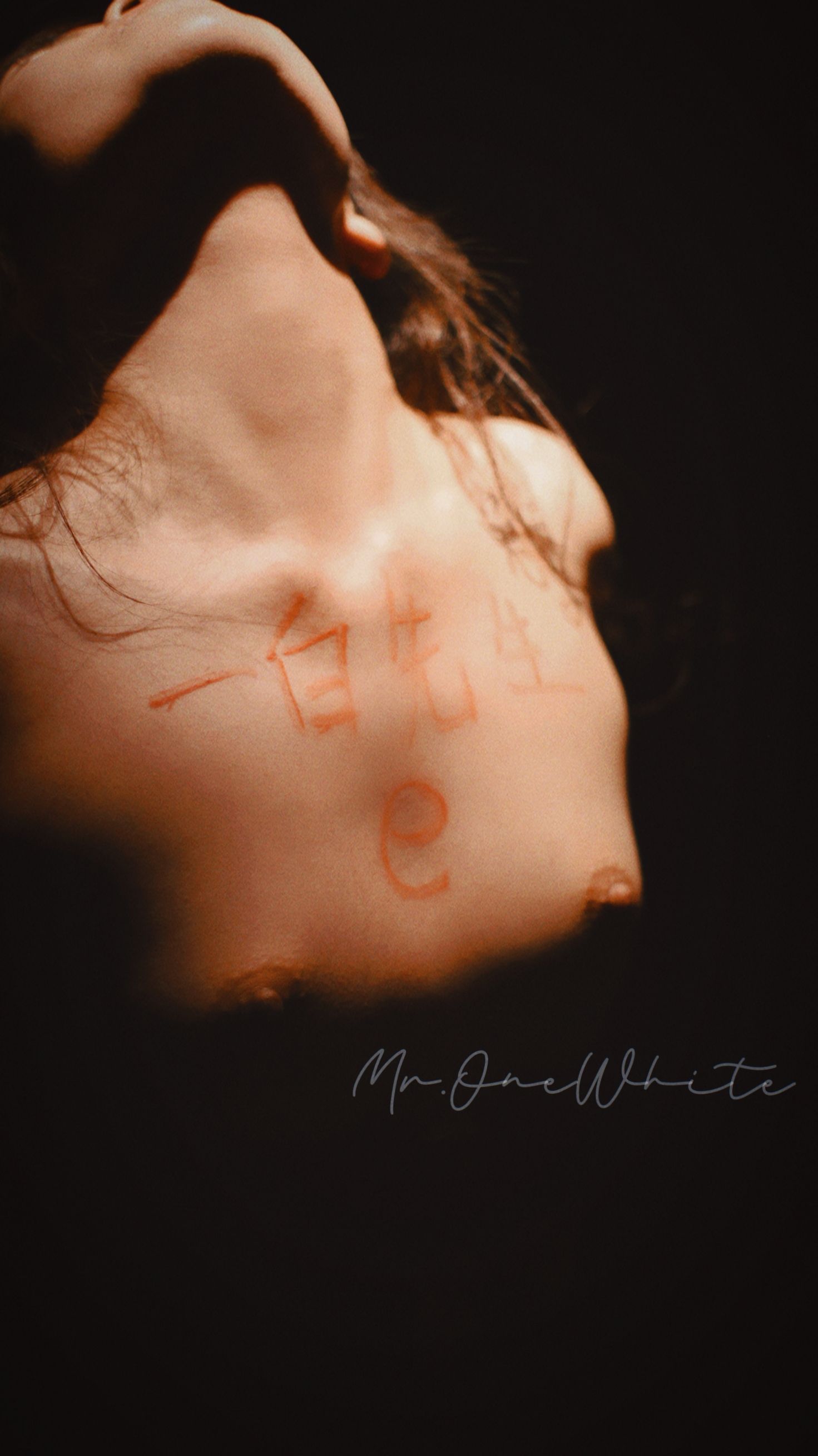 [原创][一白先生 原创SM调教]兔兔の女教師玩具化計畫慢慢喪失人格的母狗開發第一季 [17P 身体手写认证] ]