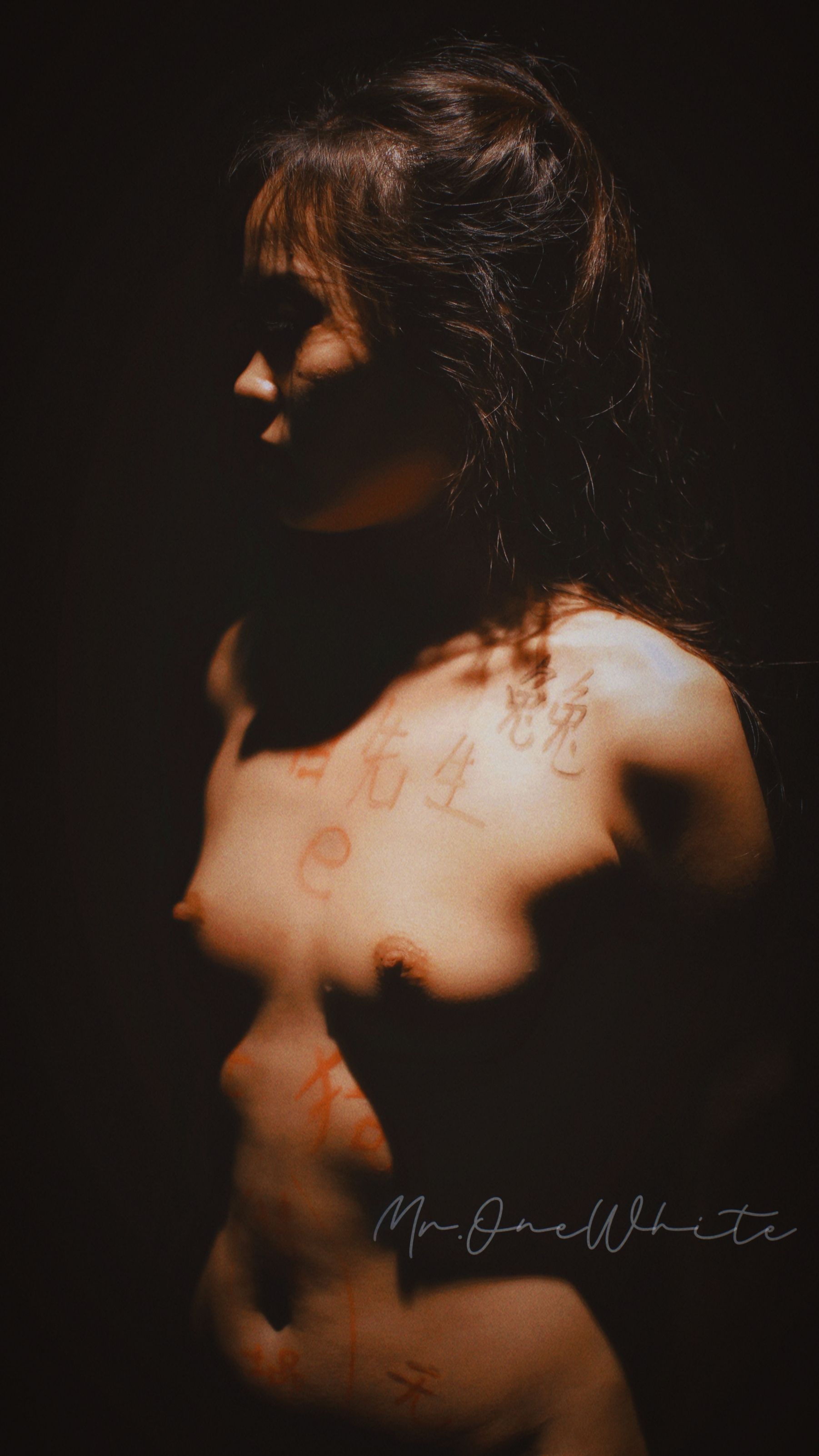 [原创][一白先生 原创SM调教]兔兔の女教師玩具化計畫慢慢喪失人格的母狗開發第一季 [17P 身体手写认证] ]