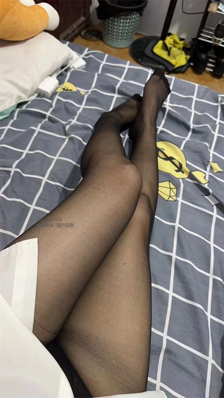 [原创][足控淫妻社]  旗袍好看還是黑絲好看尾巴花露水黃瓜辣椒成分過於複雜方便展示徵得女主角同意投稿換碼 [20P]