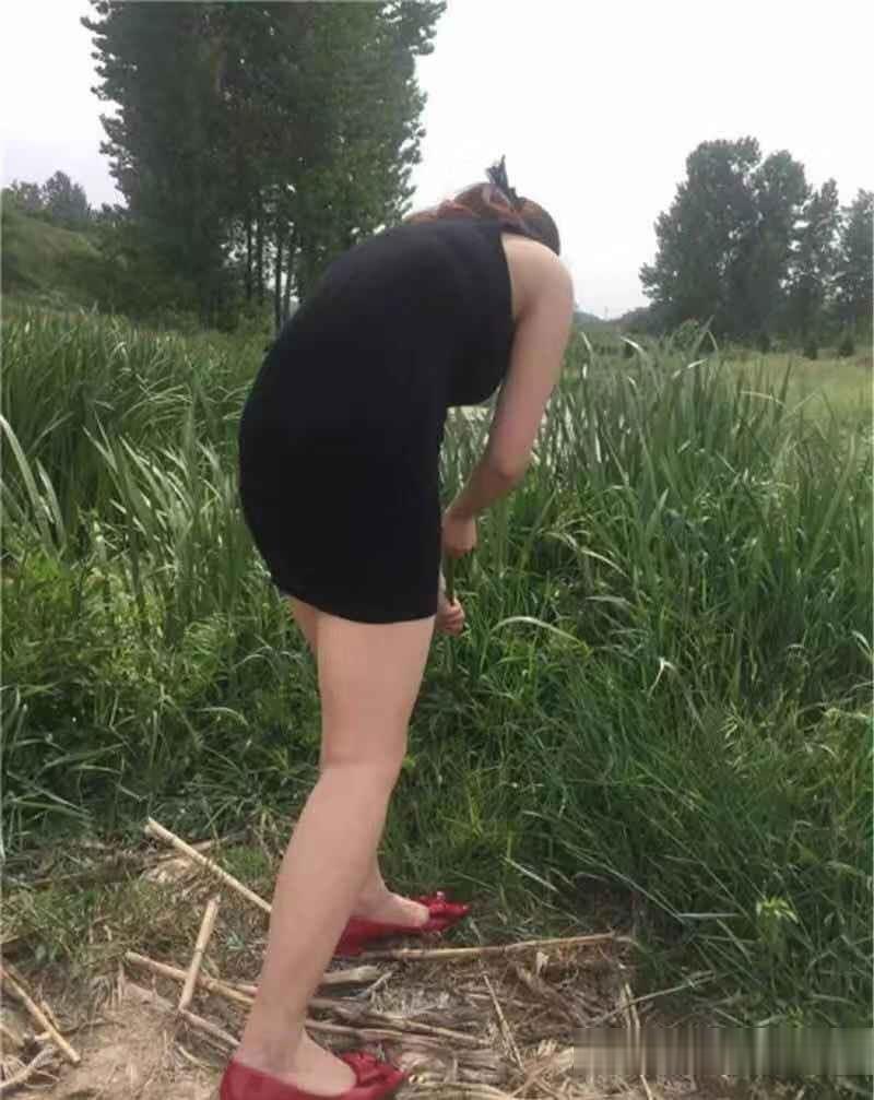 外面拍攝幾張[18P]