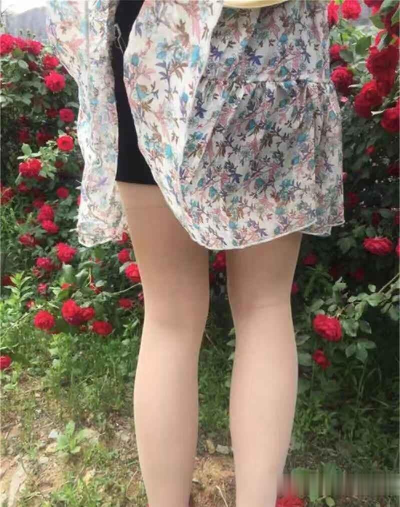 外面拍攝幾張[18P]