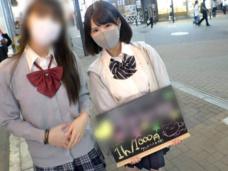 制服を着た童顔ガールズバー店員ナンパAV