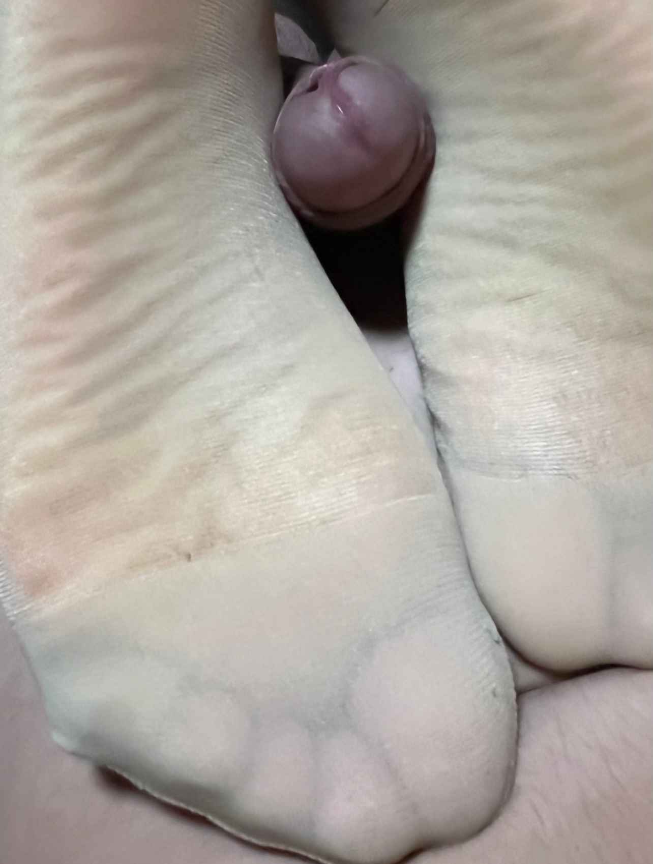 [原创][手势验证]老婆穿著不同的絲襪足交做愛插出白漿，盡情騷話評論來交流一下你們老婆婚前逼裡進過幾根雞巴？[10P]