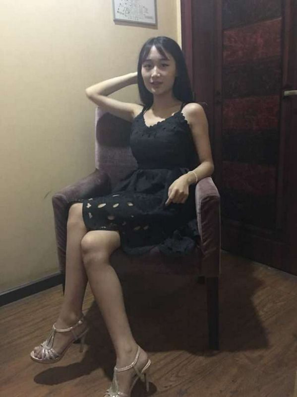 很年輕的妹子 [14P]